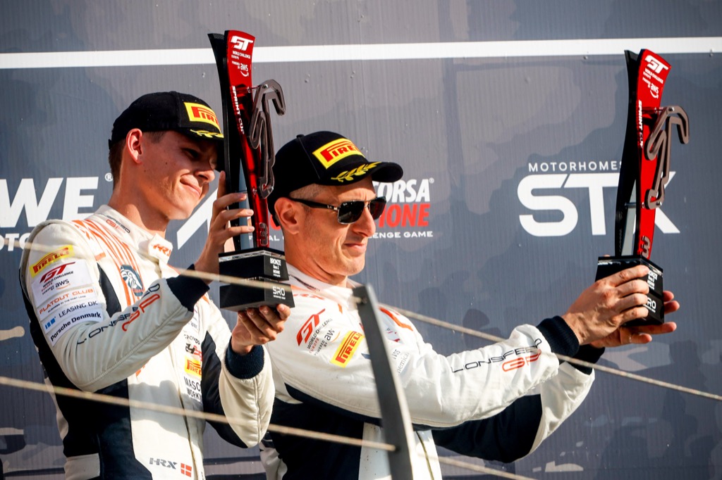 Bastian Buus på podiet i vanskelig weekend
(Foto: SRO Motorsports Group)